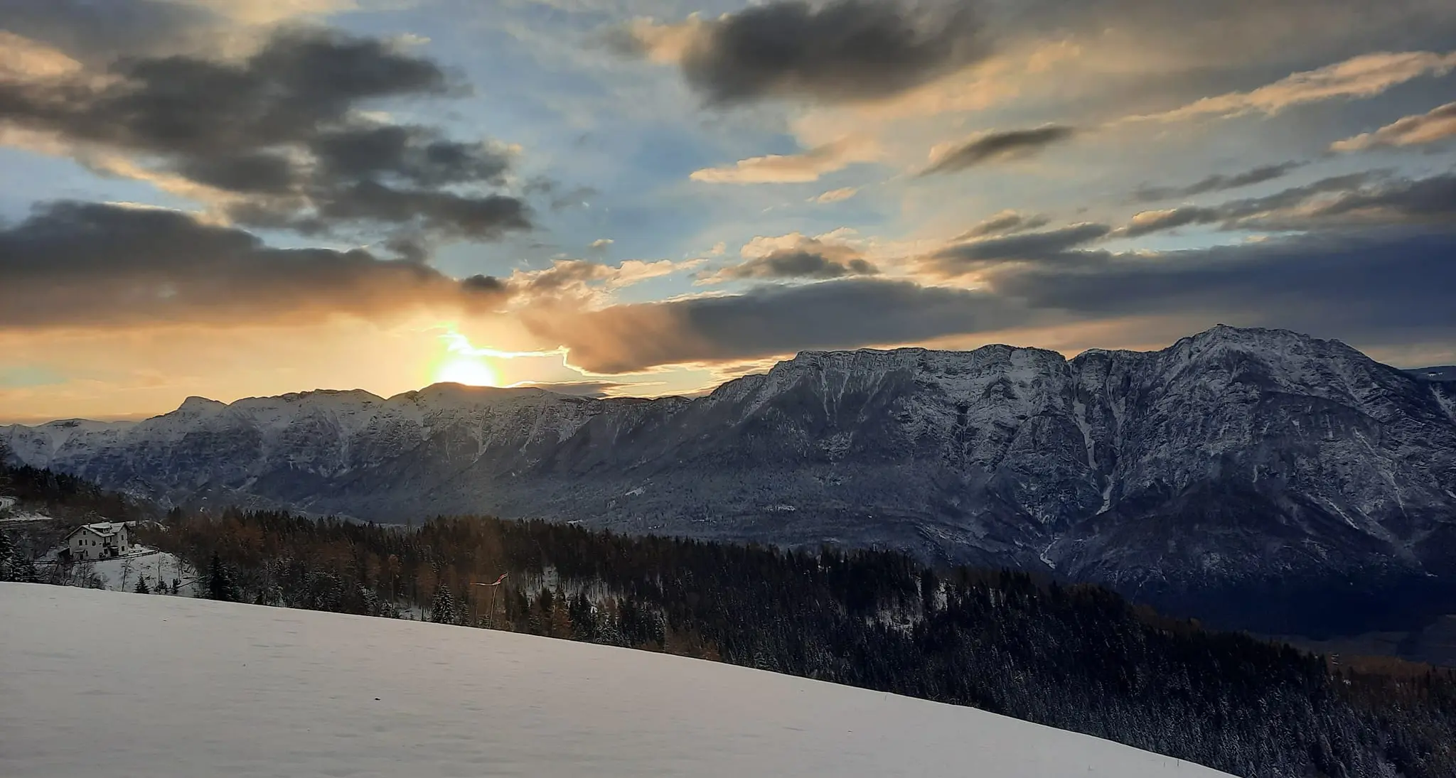 Dopo la neve, il freddo e il vento: -14 al Col dei Rossi e -12 in Paganella, raffiche a 108 km/H a Punta Ces di San Martino di Castrozza