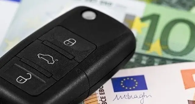 Rc auto: Ivass, -2,1% in secondo trimestre, cala a 353 euro