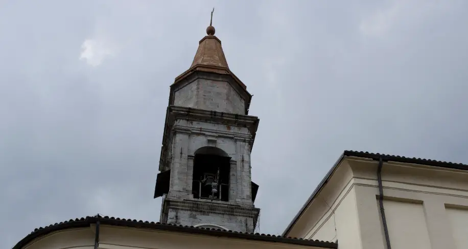 Darzo, il campanile è muto, dopo il black-out del 10 aprile scorso, non suonano più le campane