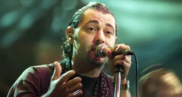 Luca Carboni shock, sparito per due anni per un tumore al polmone: \"Rimetterò mano alle canzoni\"
