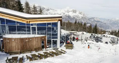 Monte Bondone: le Funivie comprano Baita Montesel, il parcheggio, e cercano un gestore