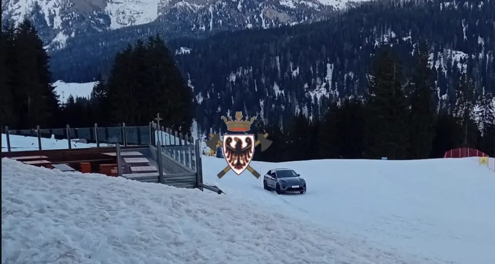 Madonna di Campiglio, auto rimasta bloccata nella notte sulla pista blu