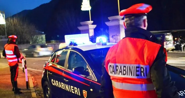 Tentato omicidio a Bolzano, indagini in ambito familiare: pare che la donna conoscesse chi l'ha accoltellata