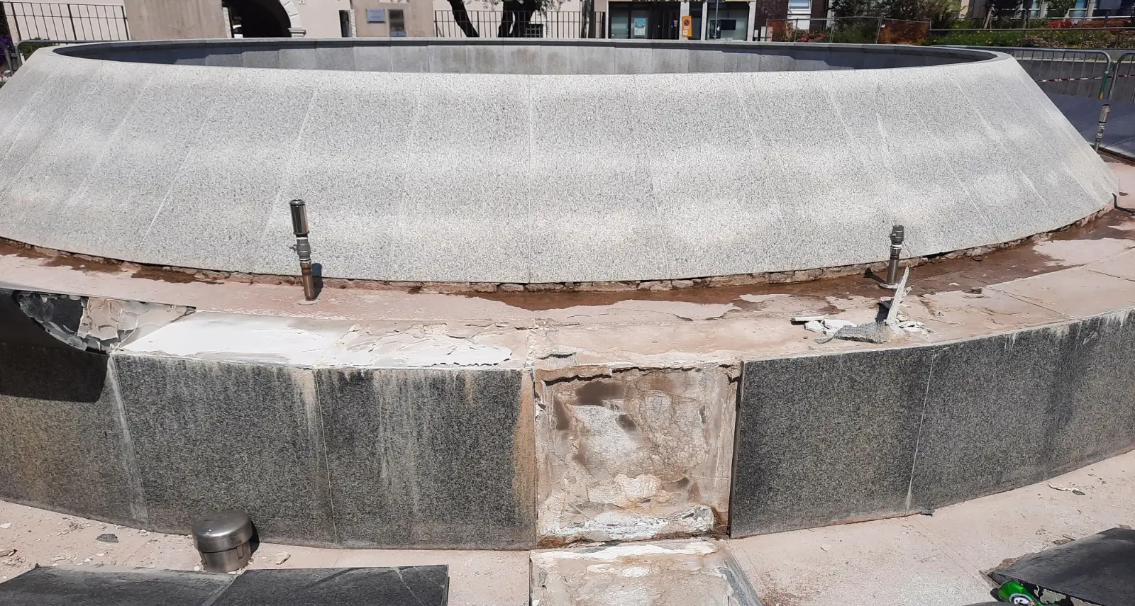 Paura a Rovereto: crollano i lastroni della fontana all’Urban City, dove di solito giocano i bambini