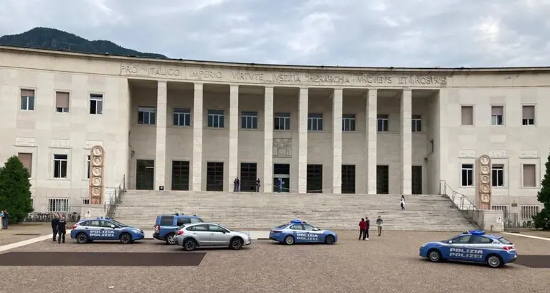 Gambizzò la ex moglie e il nuovo compagno di lei, pena scende da 12 a 9 anni: ora è libero