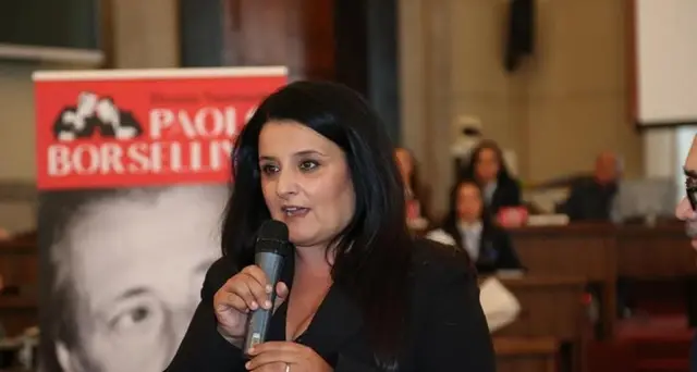 Don Patriciello: cronista,'ho capito il pericolo e preso plico'