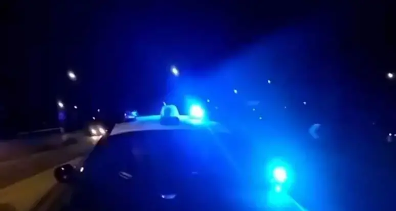 Maxi-rissa sul treno tra Bolzano e Brennero: tre feriti curati in ospedale a Bressanone, fuggiti gli altri