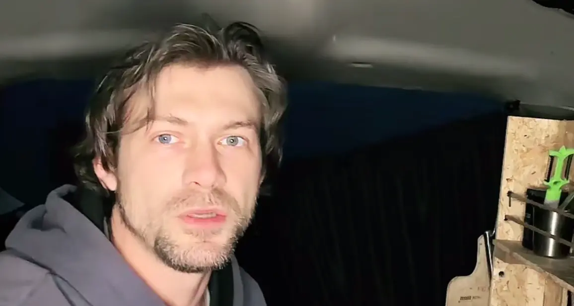Il ragazzo trentino che vive in auto e seguitissimo su Tik Tok: \"La vera casa è dove ti senti libero”