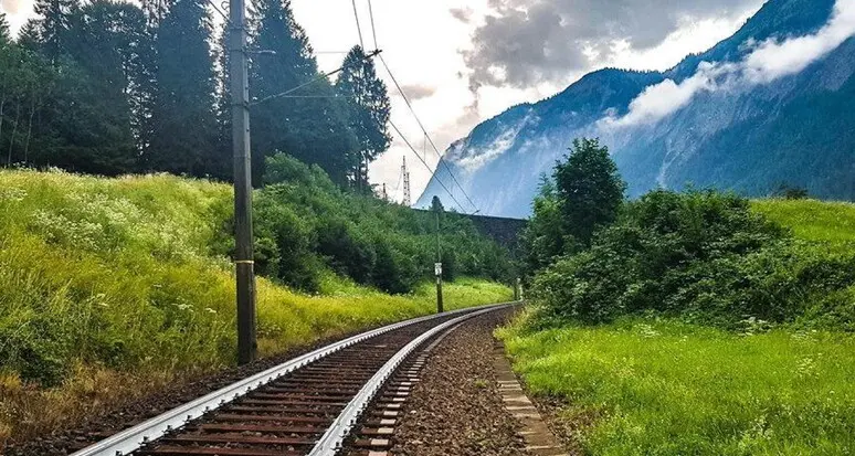 Treno fermo a Vipiteno per un guasto sulla linea del Brennero: bottiglie d’acqua ai passeggeri