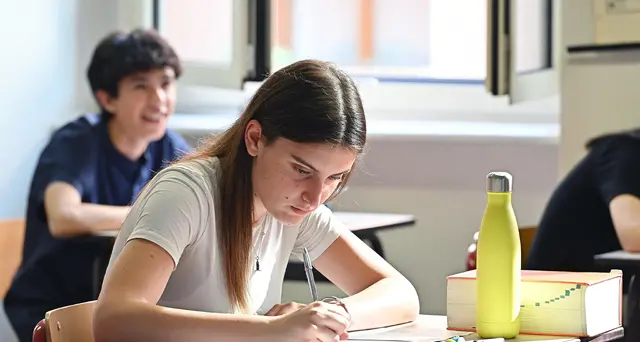 Maturità: 1 su 3 vuole usare l'IA durante l'esame, indagine