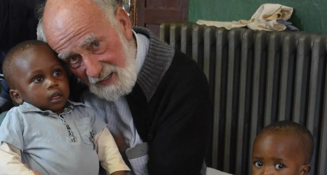 Morto in Tanzania padre \"Baba\" Camillo, missionario di Romeno, aveva 83 anni: sarà sepolto in Africa