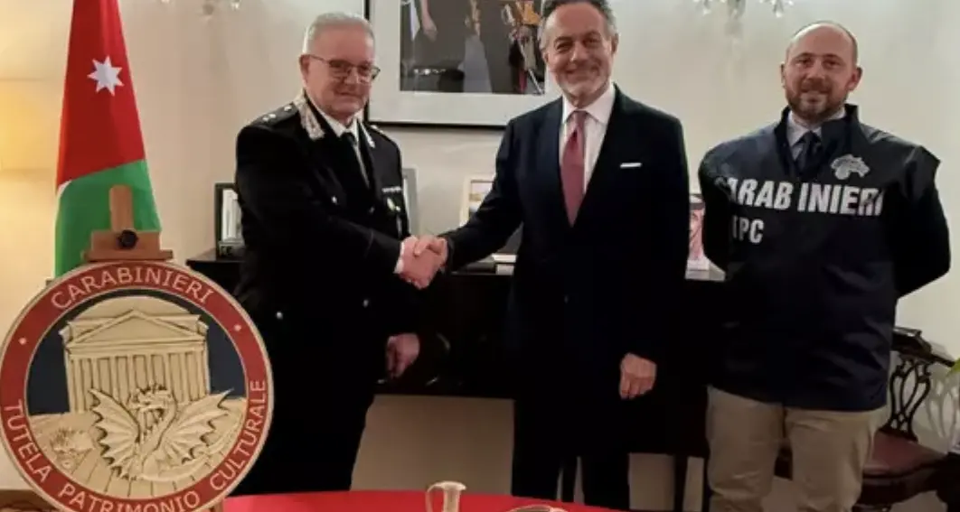 Trentino: indagando su un furto domestico emergono ceramiche antiche rubate a Grecia, Egitto e Giordania