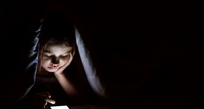 Stretta in Florida: i social vietati ai minori di 14 anni