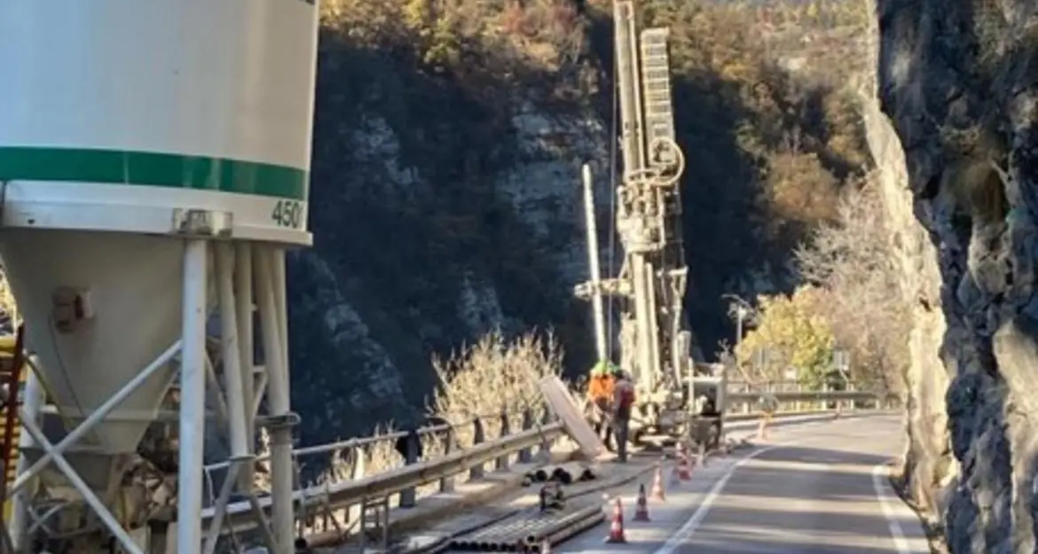 Ponte dei Servi, lavori sulla carreggiata, statale chiusa di notte per tutta la prossima settimana