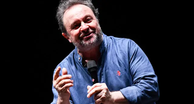 A Trento Natalino Balasso, a colpi di tag con il suo «Dizionario» comico sul palco