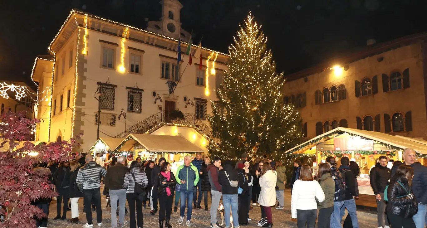 Mercatini e spettacoli, si parte: al via il Natale a Pergine