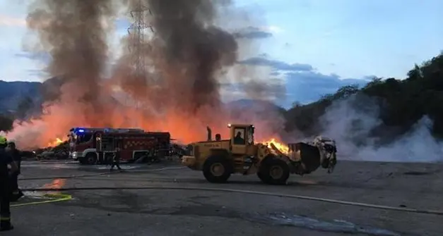 Rogo nella discarica di Trento, aperta un’inchiesta: il reato ipotizzato è di incendio colposo