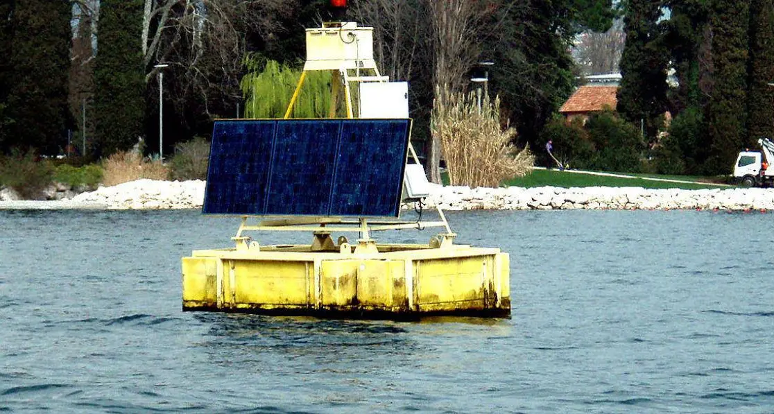 L'acqua del lago di Garda è caldissima (e per molti giorni consecutivi): domenica superati i 26 gradi