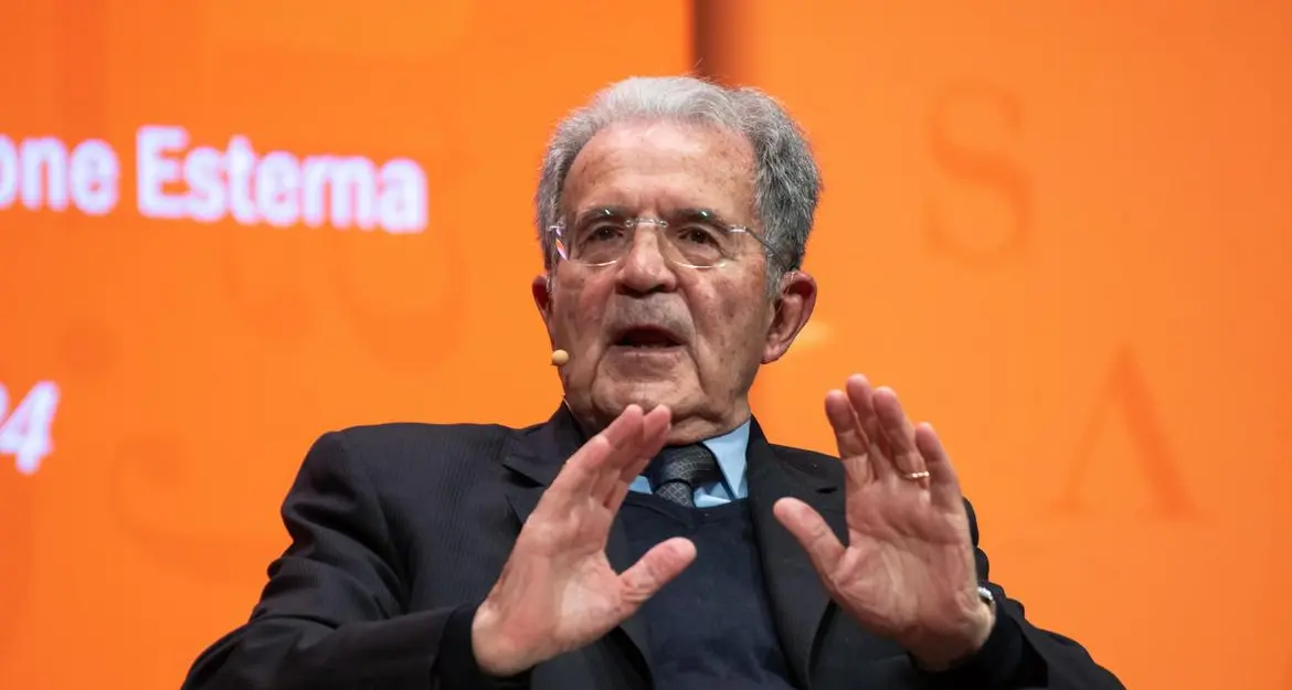 Romano Prodi contro Vannacci: «Il suo libro tira fuori gli istinti più bassi»