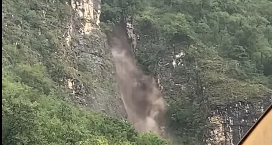 La piena del Rio Secco ha danneggiato la ferrata? Ordinanza di chiusura, in attesa dei sopralluoghi per valutare i danni