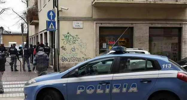 Droga, inseguito e arrestato per spaccio nella zona della Portella a Trento