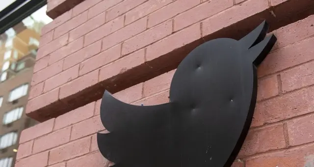 Twitter: ricavi sotto le attese, ritira target e outlook