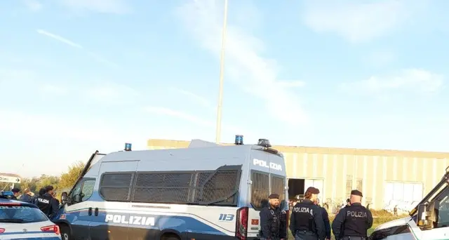 Rave Party: agenti tentano trattativa con gli occupanti