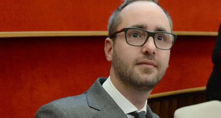 Devid Moranduzzo diventa papà. Il consigliere provinciale dà la notizia su Facebook: “Meno 6 mesi, ti aspettiamo”