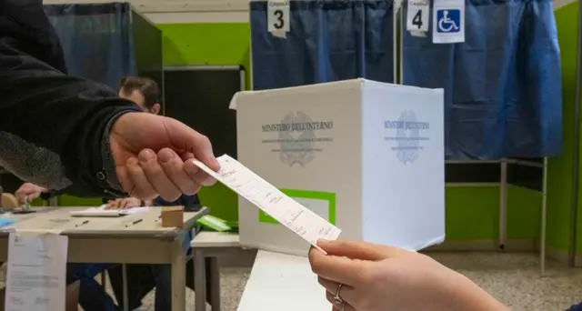 Referendum: exit poll Opinio-Rai, NO in vantaggio al 49-53%, SI' al 47-51%