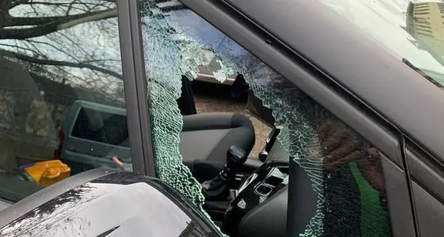 Stop ai raid vandalici contro le auto in sosta: identificato e fermato il responsabile