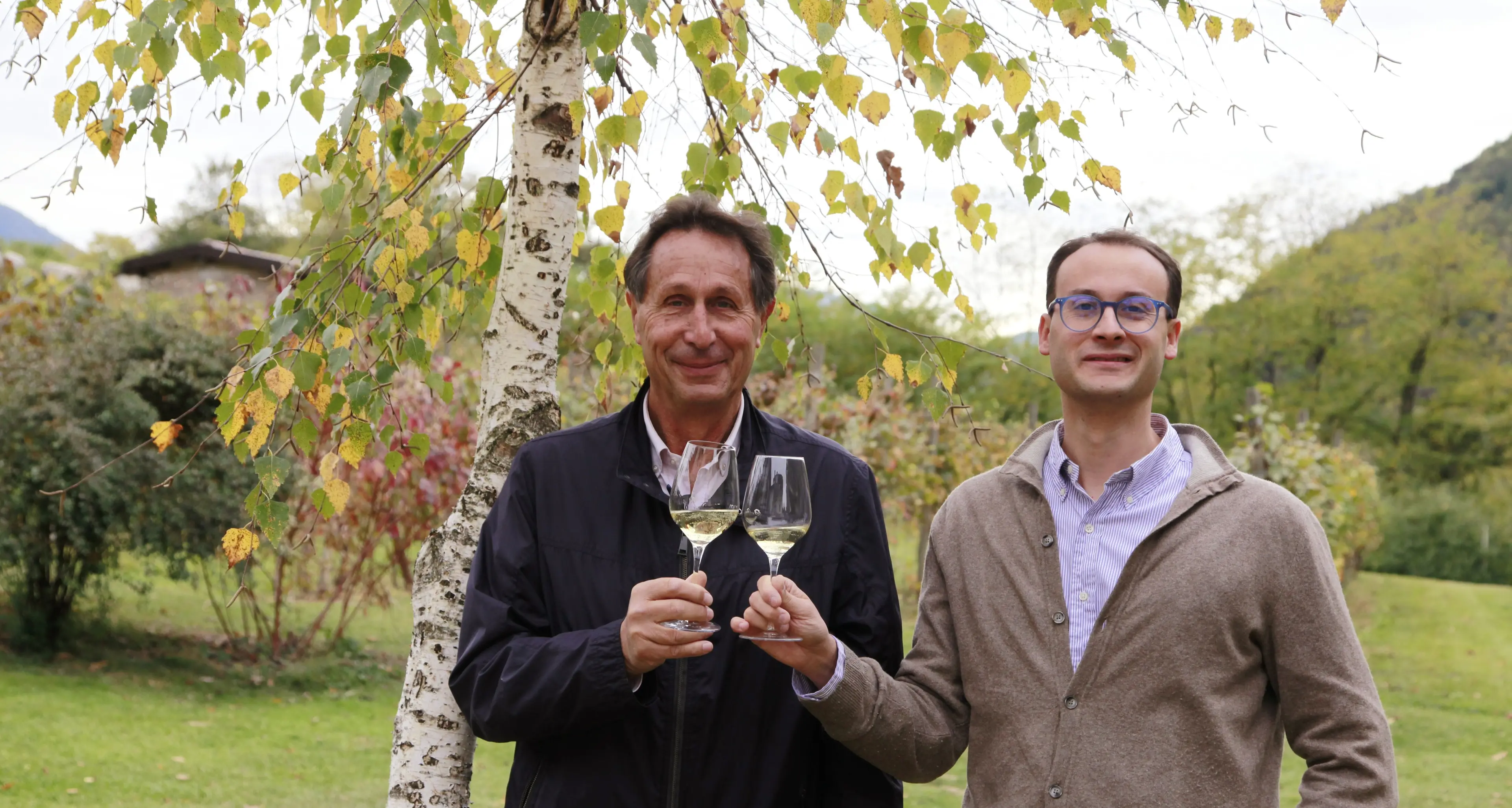 Vino e liquori, i trend secondo Proposta Vini: giù la grappa, boom del gin. E fra i vini calano le bolle e tornano i rossi fermi