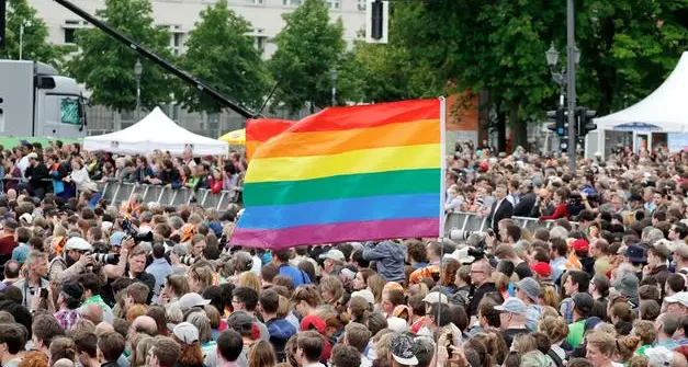 Oggi alle 16 via al Dolomiti Pride, alle Albere bimbi, risate e musica: il programma