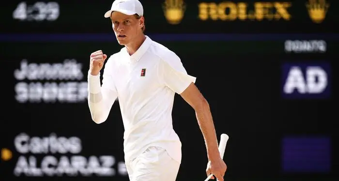 Jannik Sinner è il nuovo re di Wimbledon: trionfo storico contro Alcaraz