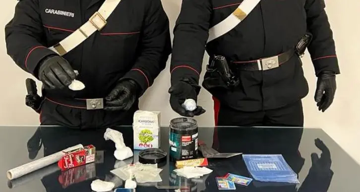 Arresto dei carabinieri, bloccato alla Portela spacciatore tunisino di 18 anni con la cocaina: è irregolare e senza fissa dimora