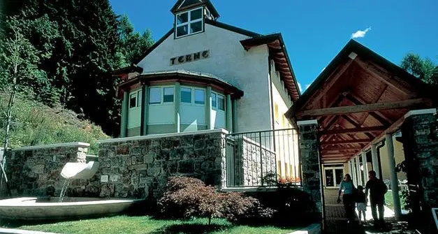 Vetriolo, cede la strada provinciale nei pressi delle Terme. Tecnici al lavoro per valutare la situazione