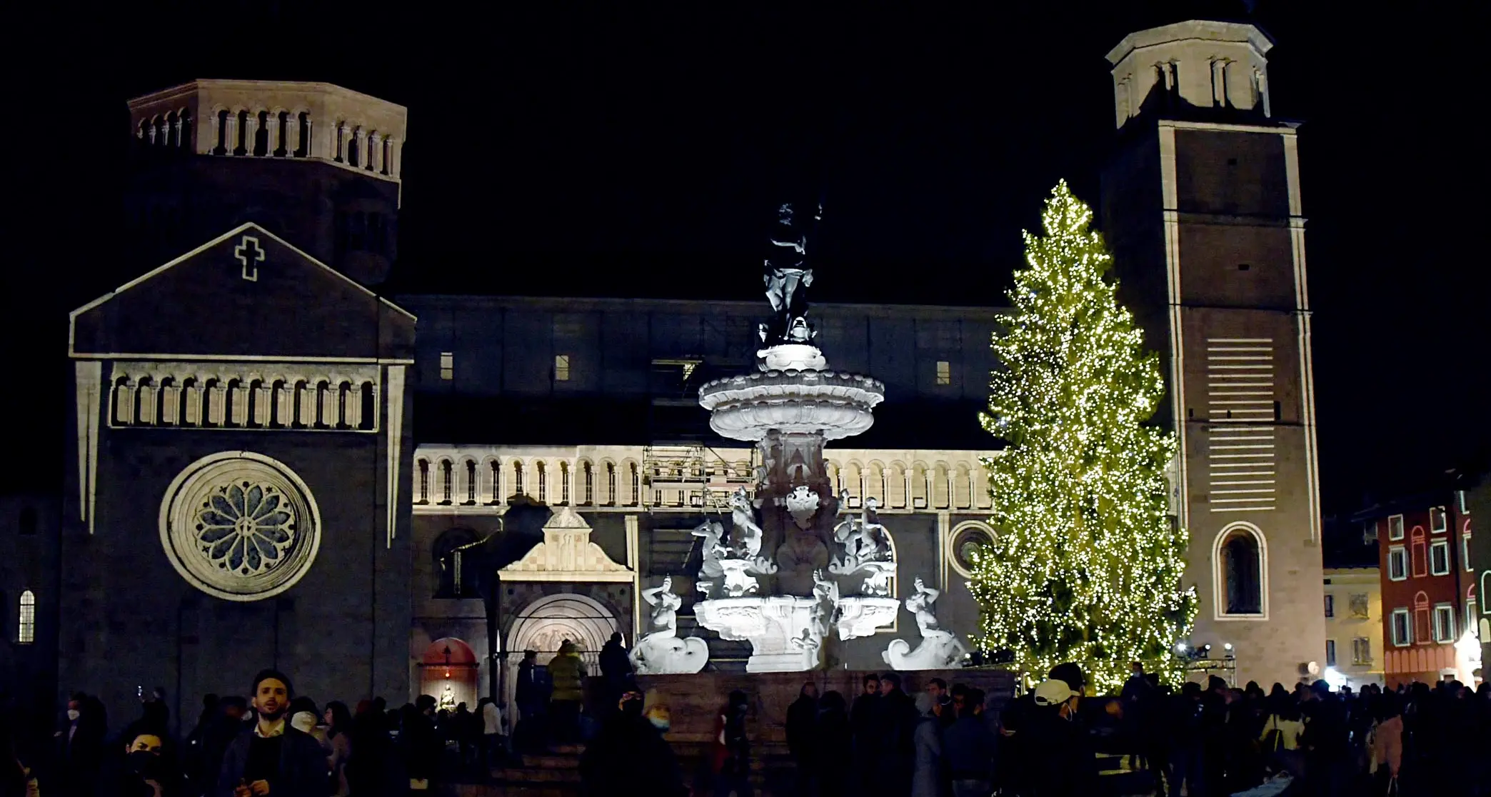 Capodanno in piazza Duomo: niente mega-evento, ma ci sarà la musica della Haydn accompagnata da uno spettacolo di luci