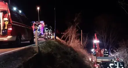 Telve: nella scarpata con l'auto, gravi due ventenni sulla strada del Manghen