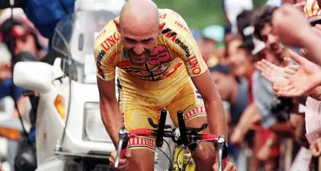 Il caso Marco Pantani torna alla ribalta. L’Antimafia: “Dubbi sulle indagini e sulla squalifica”