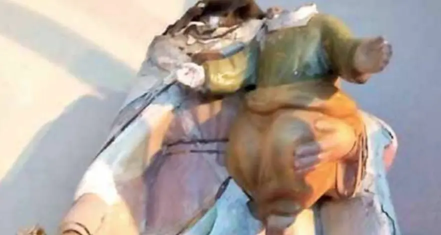 Indignazione a Pressano, Madonna e bambinello distrutti con un petardo