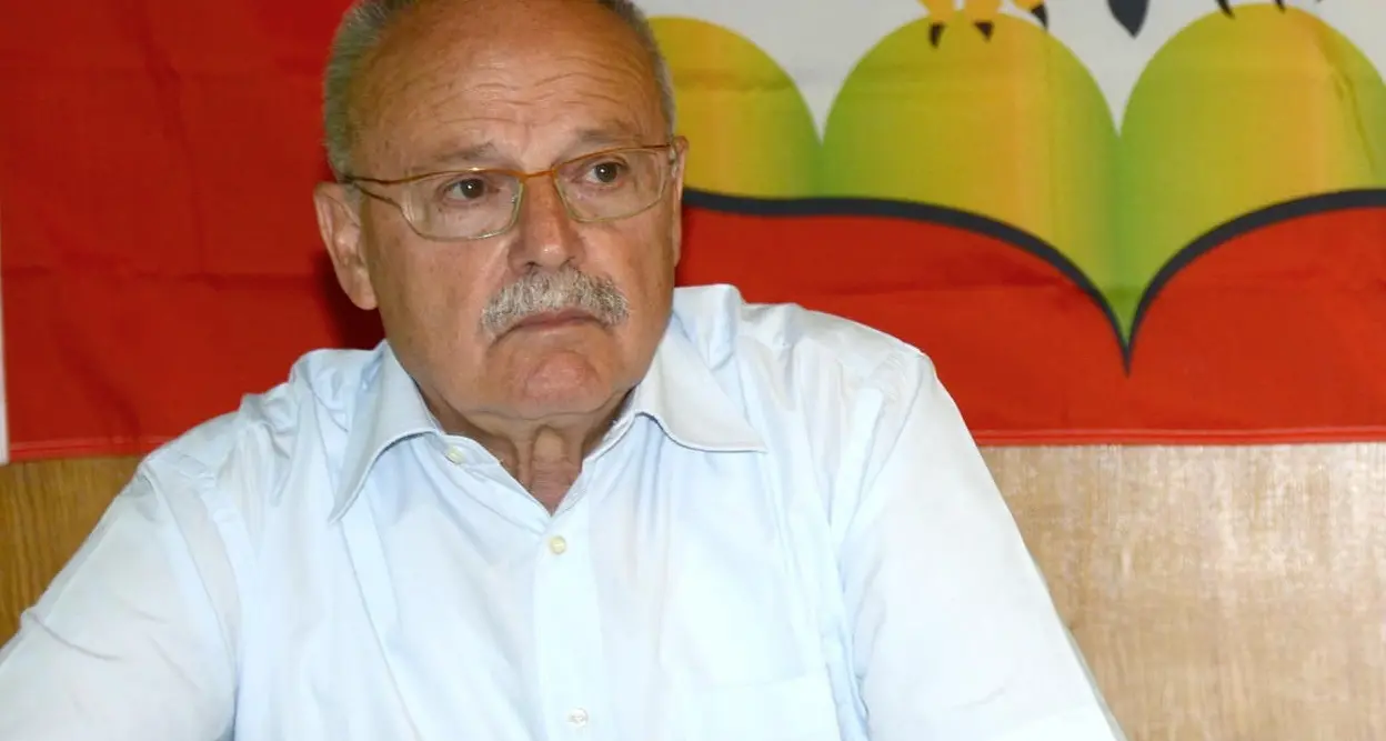 Ipotesi truffa alla Regione per i viaggi all’estero degli studenti, rinviati a giudizio l’ex consigliere Mario Casna ed il figlio Luigi