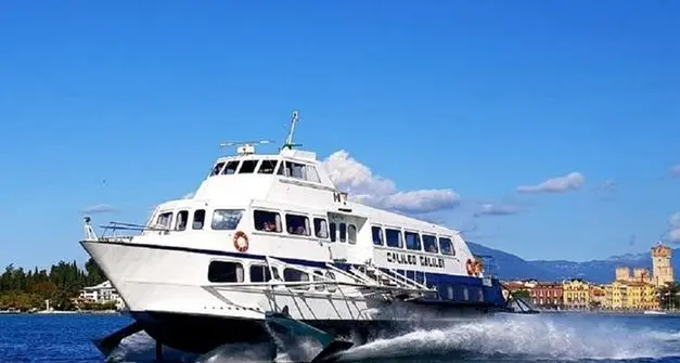 Livello del Garda troppo basso, stop agli aliscafi, sostituiti con catamarani