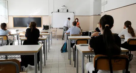 Carriere dei docenti, prosegue il confronto. Fondazione Agnelli: in busta paga fino a 3.900 euro in più