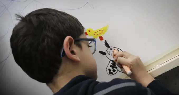 Un “diploma” dipinto a mano per tutti i nuovi nati realizzato dai ragazzi di Anffas Trentino