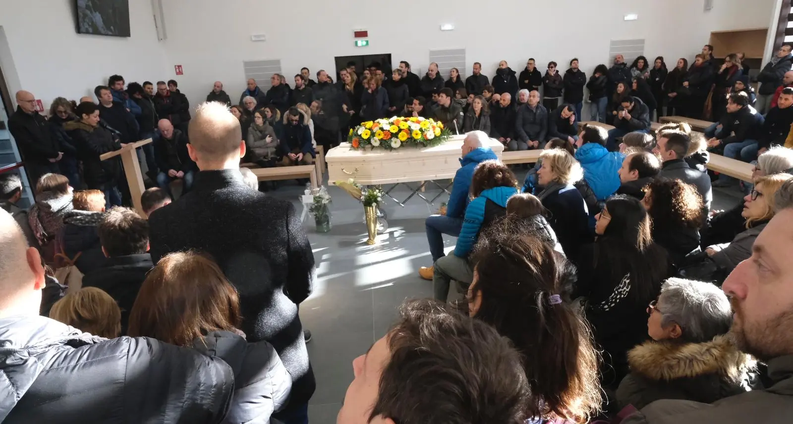 Da tutto il Trentino per dare l’ultimo saluto ad Alberto Franzoi, morto a 34 anni dopo essere stato travolto da una valanga