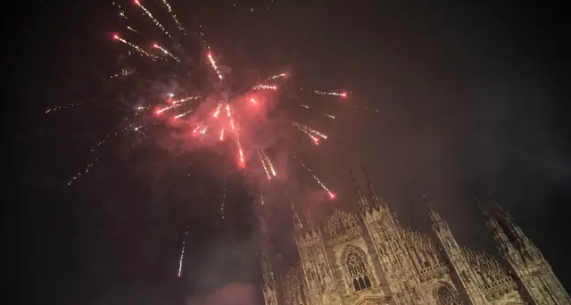 Capodanno:Milano;tensione nella notte,a fuoco mobili accatastati