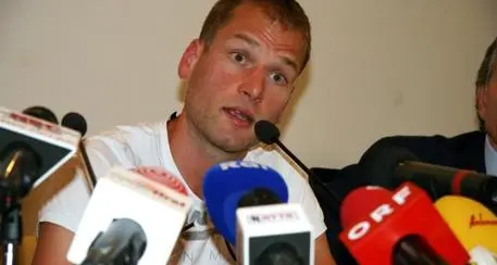 “Oggi si ricomincia a drogare”: concorrente del Grande Fratello nella bufera per le frasi su Schwazer
