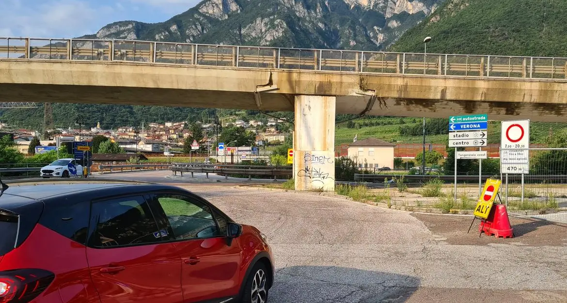 Lavori in tangenziale, tutto quello che c’è da sapere. A22 gratuita per chi ha il telepass