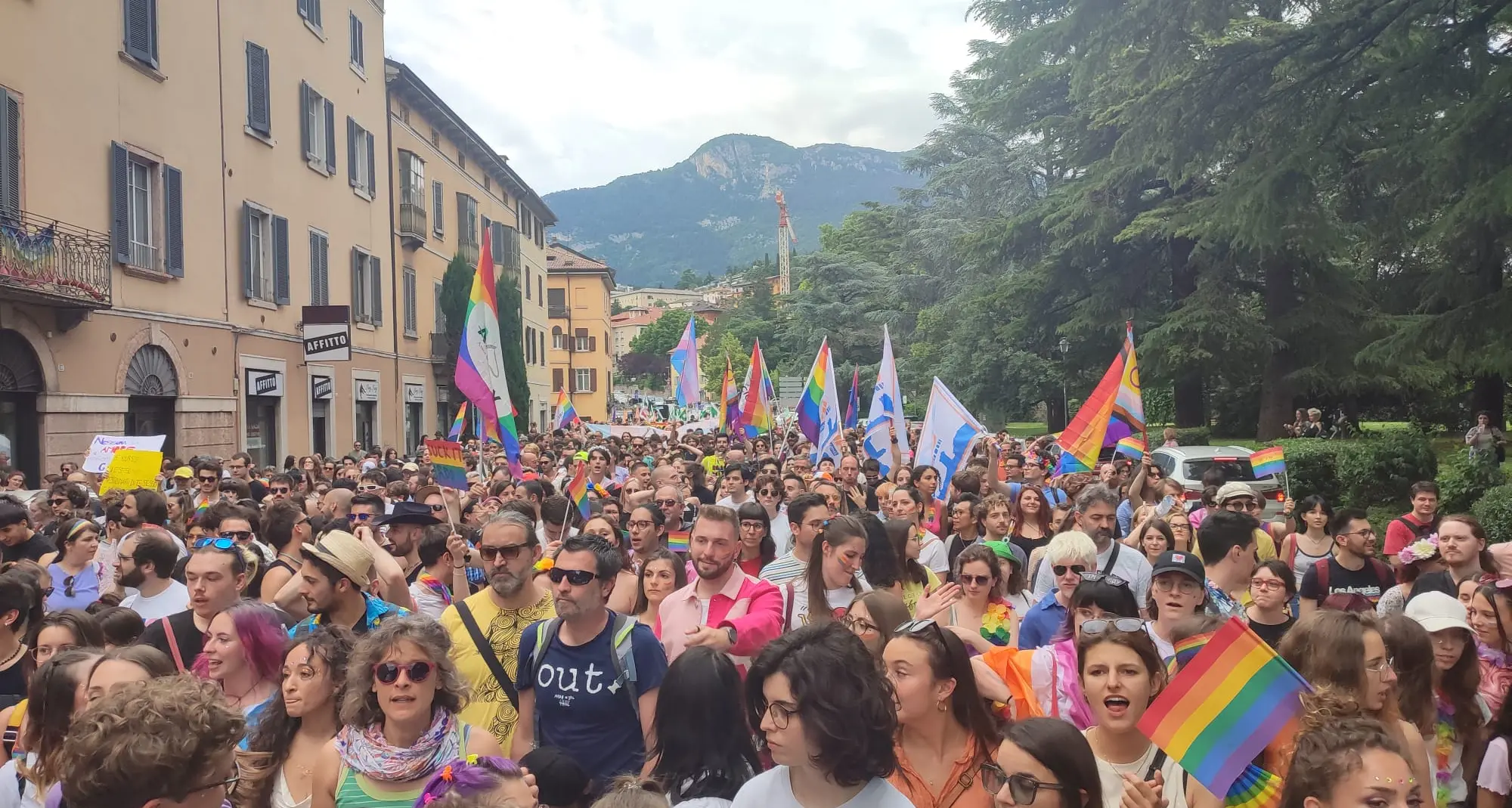 Dolomiti pride, è un successo. Ianeselli in prima linea: “I diritti o sono per tutti o per nessuno”