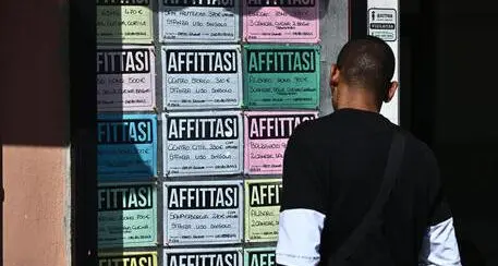 Studenti, il questionario delle Acli: un affitto su 10 è in nero, tanti problemi su caparra e regolamento