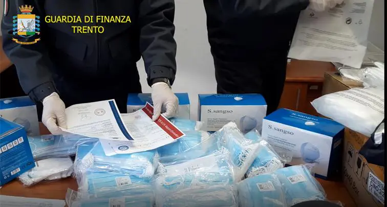 Mascherine e camici illegali, dai controlli della Dogana di Trento recuperati 300 mila euro di diritti